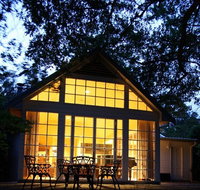 Bygone Beautys Cottages - Hotels Melbourne