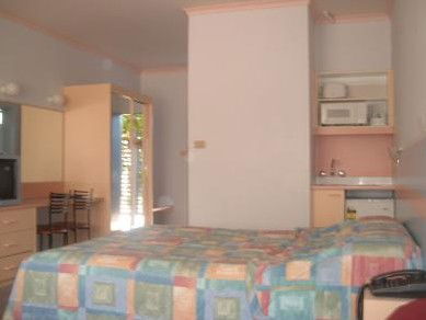 Golden Sands Motor Inn - Hotels Melbourne 1
