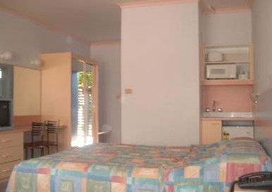 Golden Sands Motor Inn - Hotels Melbourne 3
