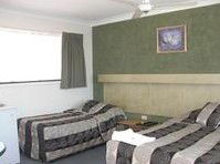 Hanging Rock Family Motel - Hotels Melbourne 1