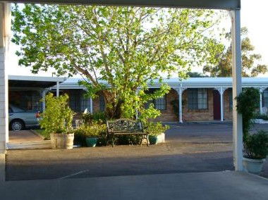 Colonial Motor Lodge - Hotels Melbourne 2