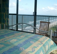 Golden Sands Holiday Apartments - Hotels Melbourne