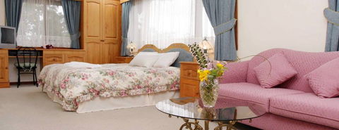 Chalet Swisse Spa Retreat - Hotels Melbourne 5