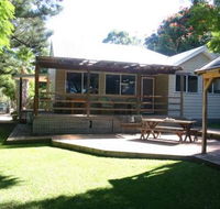 Pine Cottage - Hotels Melbourne