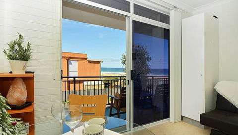 Beach Studio On Bombo - Hotels Melbourne 4