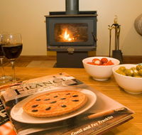 Bingle Tree Retreat - Hotels Melbourne