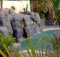 Crusoes Holiday Apartments - Hotels Melbourne