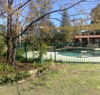 The Vines Holiday Cottages and Winnamatta Guest House - Hotels Melbourne