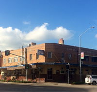 Golden Fleece Hotel - Hotels Melbourne