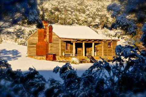 Moonbah Hut - Hotels Melbourne 2