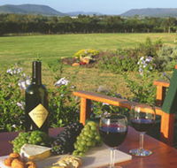 Tranquil Vale Vineyard Cottages - Hotels Melbourne