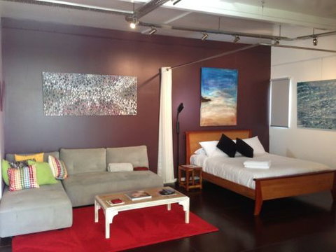 ArtHOUSE Beachfront Accommodation - Hotels Melbourne 3