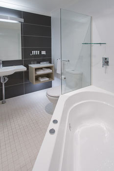 Best Western Plus Apollo International Hotel - Hotels Melbourne 1