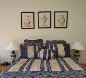 Estate Tuscany - Hotels Melbourne 3