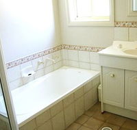 Madigan Wine Country Cottages - Hotels Melbourne
