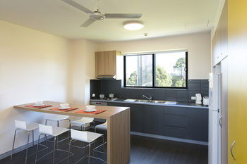 Western Sydney University Village Penrith - Hotels Melbourne 21