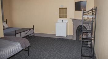 Cessnock Hotel - Hotels Melbourne 5