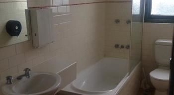 Cessnock Hotel - Hotels Melbourne 12