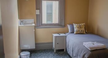 Cessnock Hotel - Hotels Melbourne 14