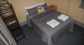 Cessnock Hotel - Hotels Melbourne 15