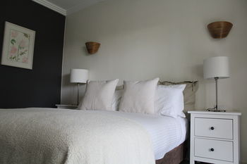 Elfin Hill Country Accommodation - Hotels Melbourne 9