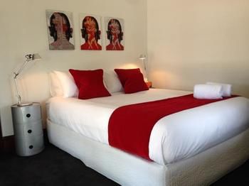 Studio@the Close Morpeth - Hotels Melbourne 2