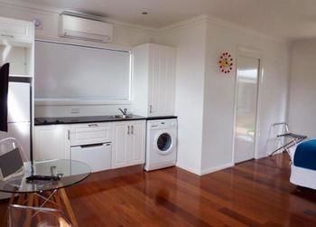 Studio@the Close Morpeth - Hotels Melbourne 8