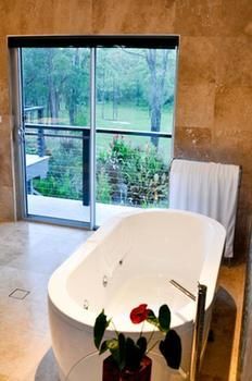 Deja Vu Estate - Hotels Melbourne 1