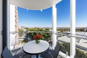 Meriton Serviced Apartments Sydney Airport - Hotels Melbourne 4