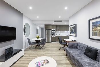 Meriton Serviced Apartments Sydney Airport - Hotels Melbourne 7