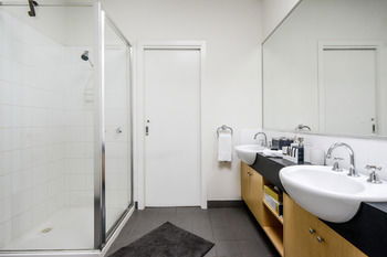 UrbanMinder @ Montague - Hotels Melbourne 2