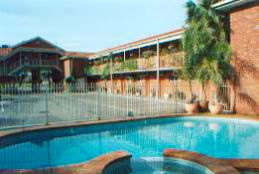 Courtyard Motor Inn - Hotels Melbourne 0