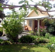 Kemeys Mountain Hideaway - Hotels Melbourne