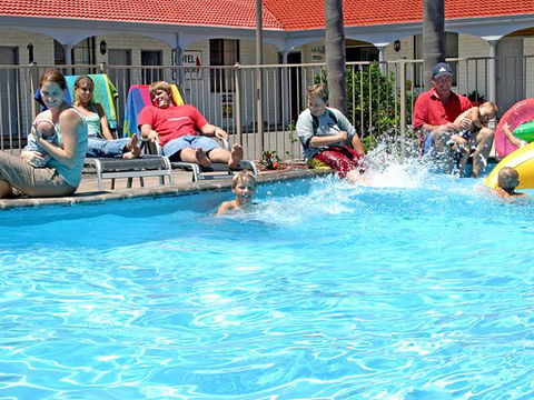 Tuncurry Beach Motel - Hotels Melbourne 1