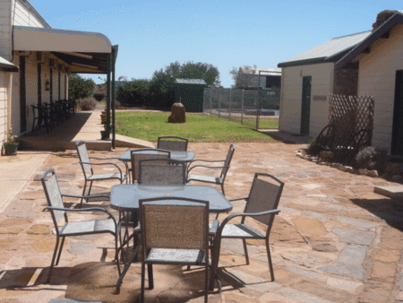 Nuttbush Retreat Caravan Park - Hotels Melbourne