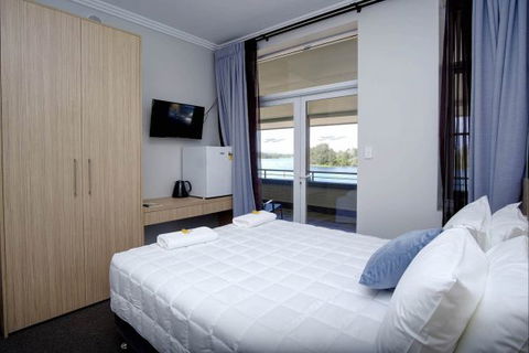 Lakes And Ocean Hotel - Hotels Melbourne 3