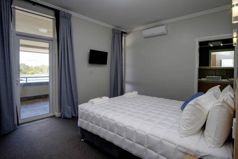 Lakes And Ocean Hotel - Hotels Melbourne 4