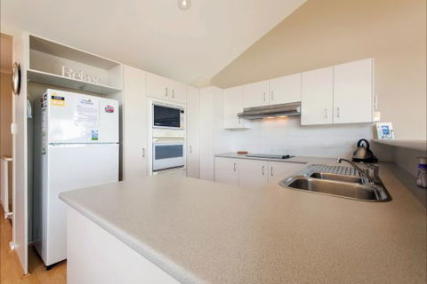 Moy At Nelson Bay - Hotels Melbourne 2