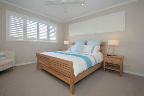 Moy At Nelson Bay - Hotels Melbourne 3