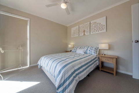 Moy At Nelson Bay - Hotels Melbourne 5
