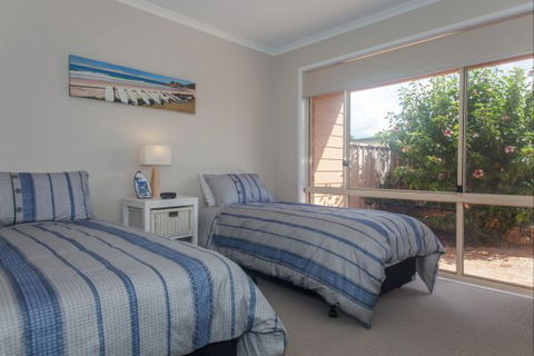Moy At Nelson Bay - Hotels Melbourne 6