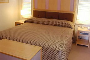 Netanya Noosa - Hotels Melbourne 3