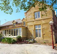Quest Trinity House - Hotels Melbourne