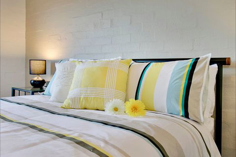 Blueberry Hills On Comleroy - Hotels Melbourne 3