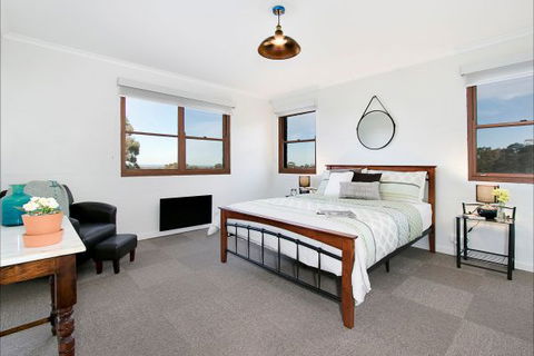 Blueberry Hills On Comleroy - Hotels Melbourne 4