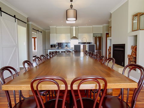 Degen Estate - Hotels Melbourne 3