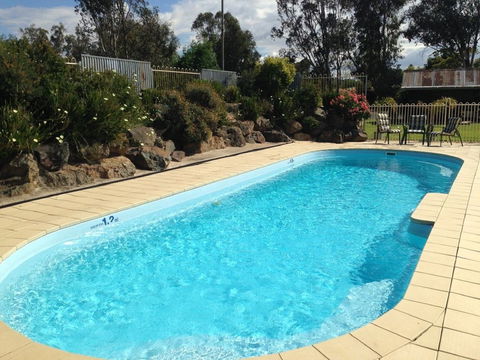 Tuckerbox Motor Inn - Hotels Melbourne 3