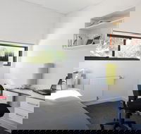 Western Sydney University Village Campbelltown - Hotels Melbourne