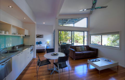 Mobys Beachside Retreat - Hotels Melbourne 1