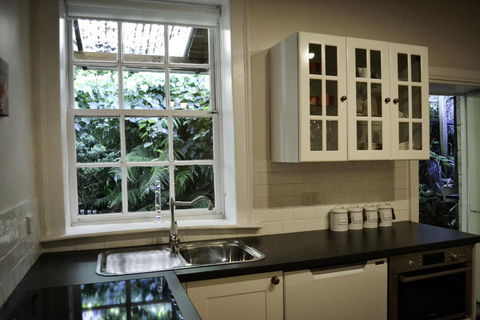 Surgeons Cottage - Hotels Melbourne 2